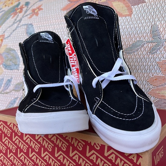 Vans Sk8-Hi
Skull Tapestry Black/Bone
VN0A7Q5N95X
Men’s sneakers - Picture 7 of 16